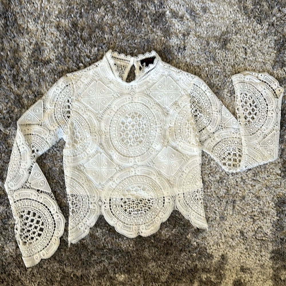 Women’s lace long sleeve blouse